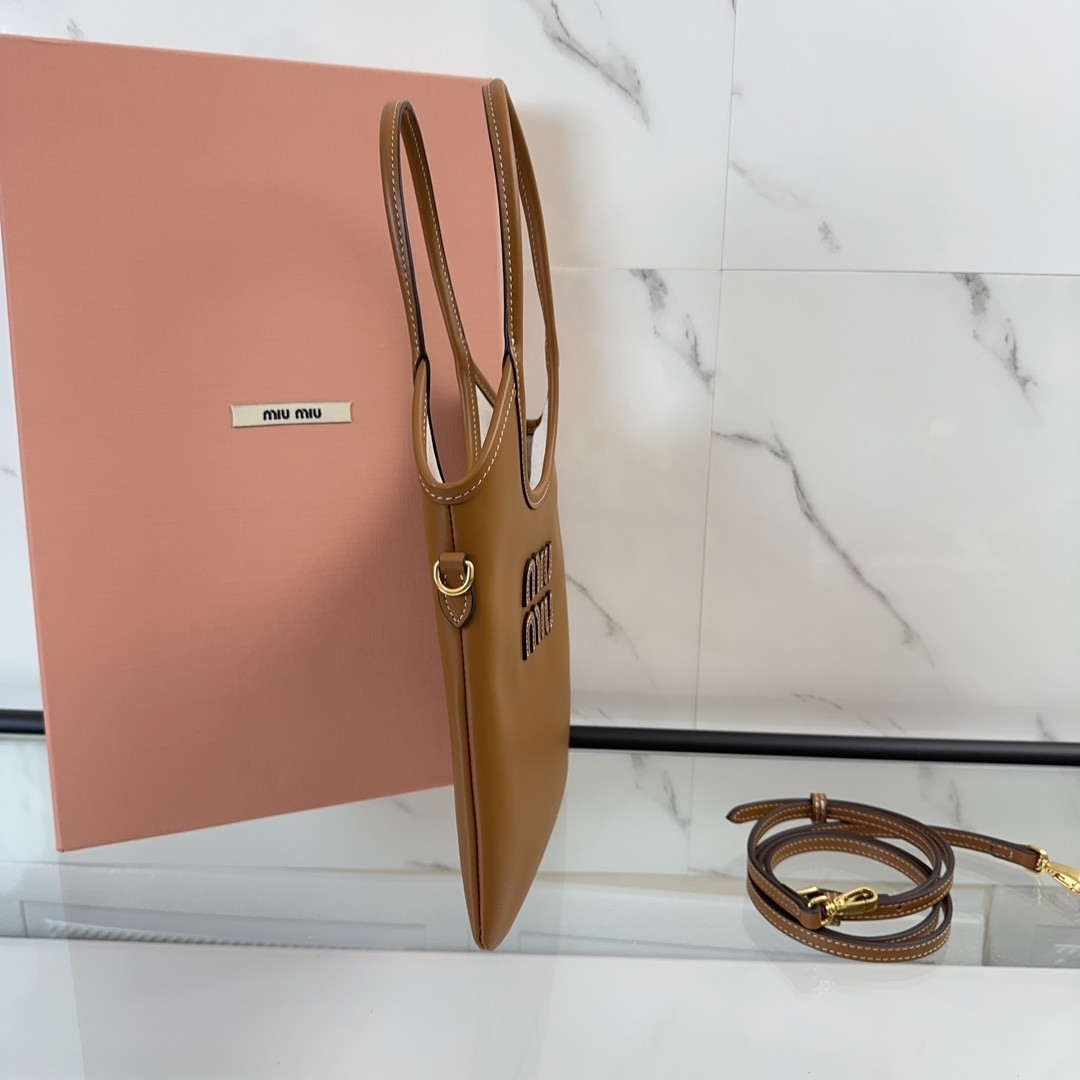 Miu Miu IVY leather handbag 20x 24 cm