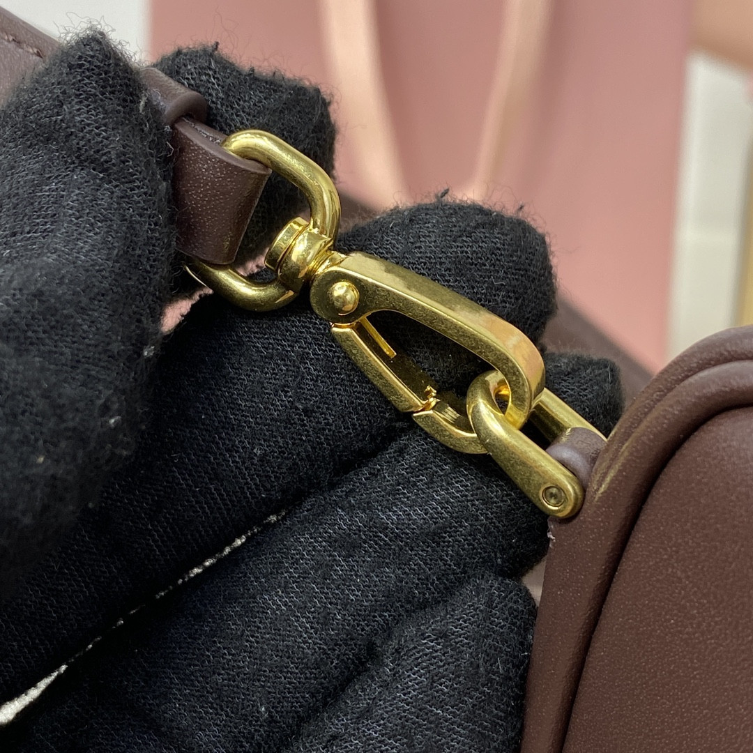 Miu Miu Leather micro bag 7x11x4cm