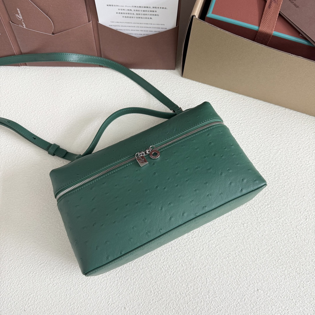 L**o p*ana extra pocket l27 ostrich-grained leather 16x27x10cm