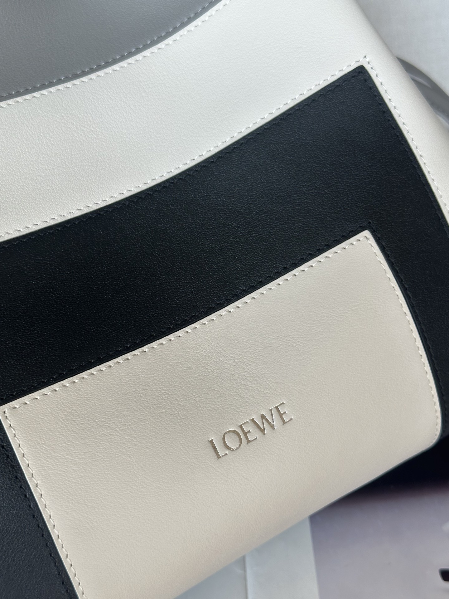 L0ew* x albers medium flamenco clutch in nappa calfskin 24.5x30x10.5cm